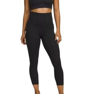 Lululemon Wunder Under Black Leggings Size 4 Athleisure Gym Workouts Errands